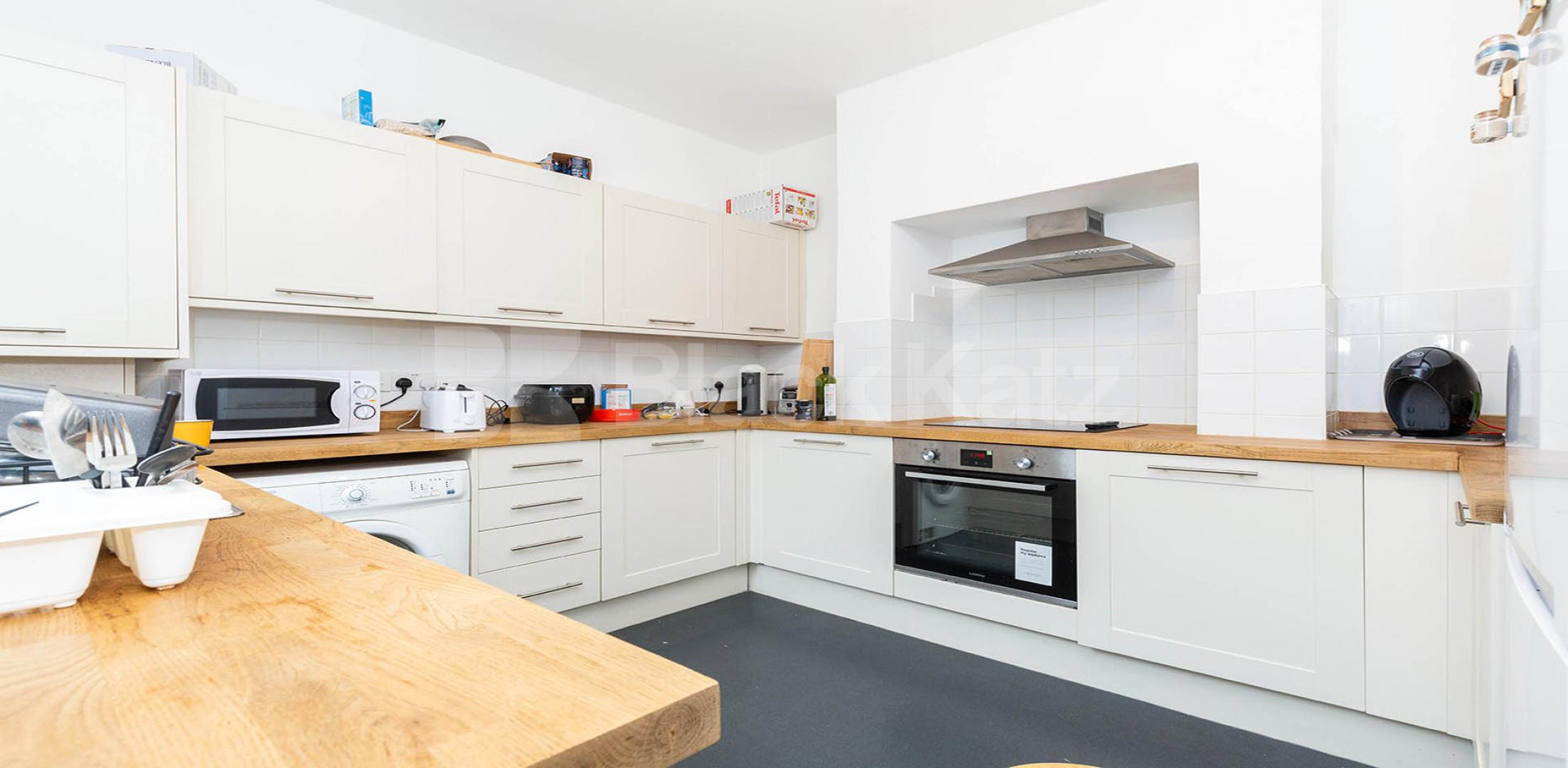 Spacious four bedroom 2 bathroom property set in a period conversion in Camden Agar Grove, Camden
